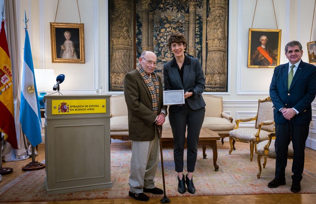 Elma Saiz en la Embajada española en Buenos Aires, Argentina
