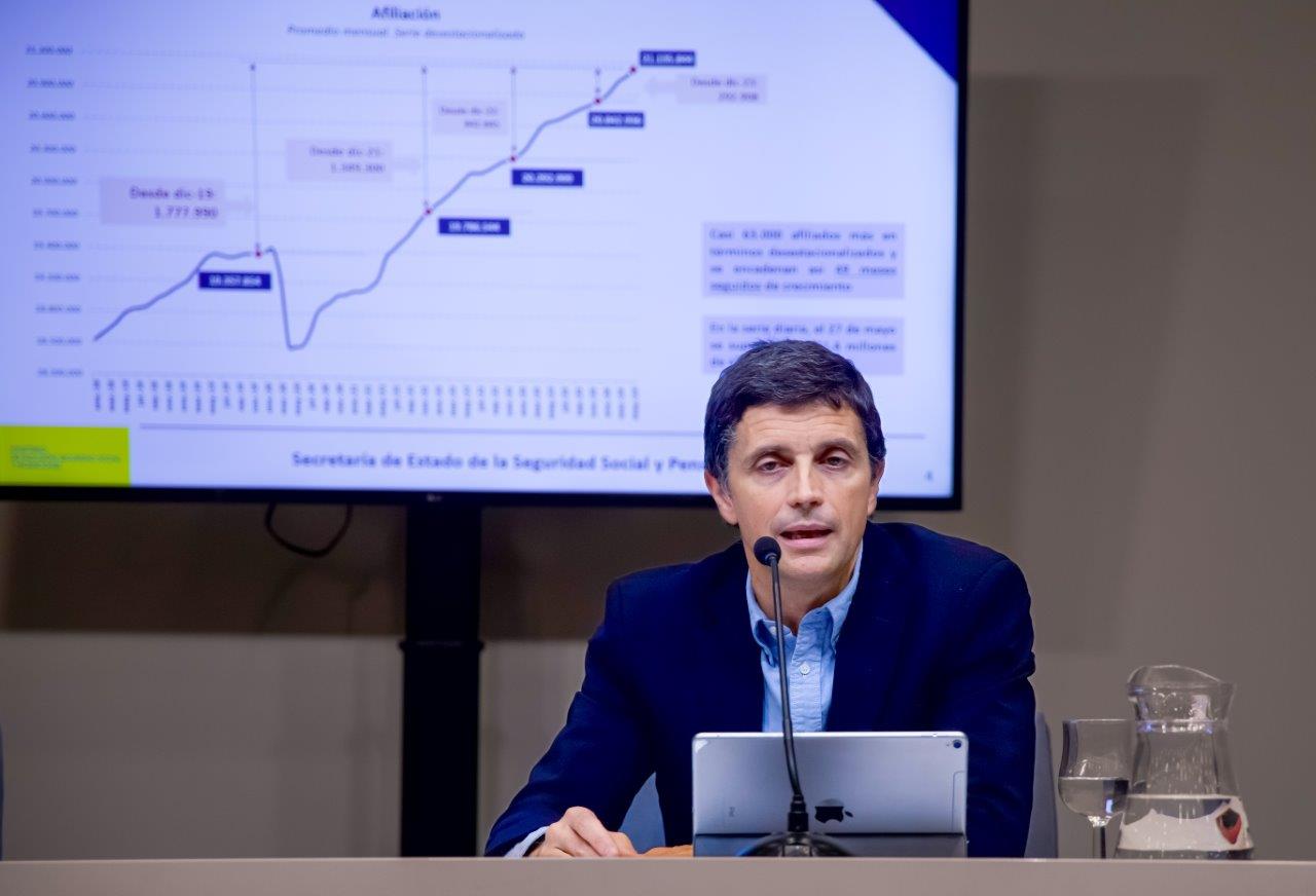 Joaquín Pérez Rey, junto a Borja Suárez, durante la presentación de los datos de paro y afiliación correspondientes a mayo de 2024