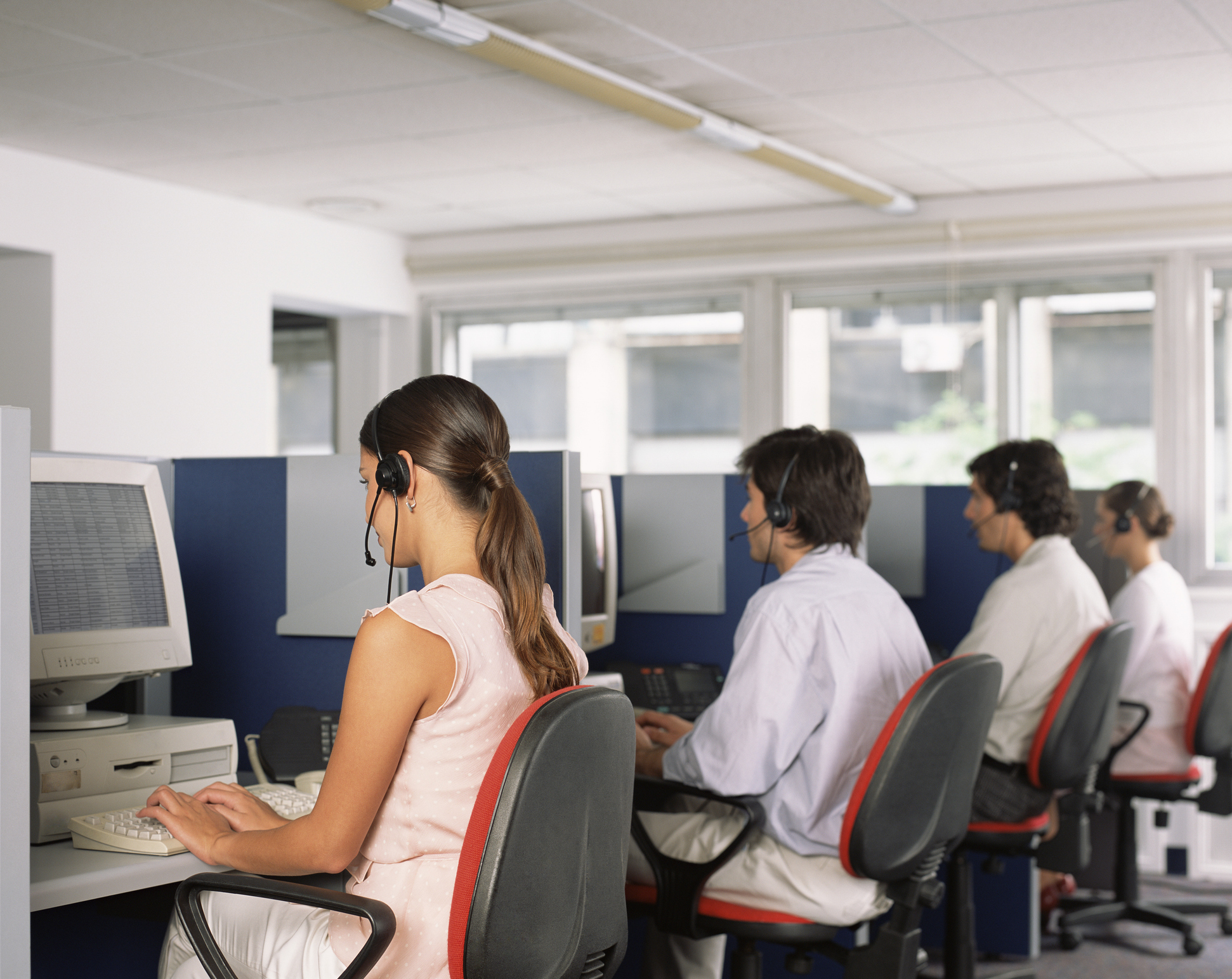 Teleoperadores durante su jornada laboral