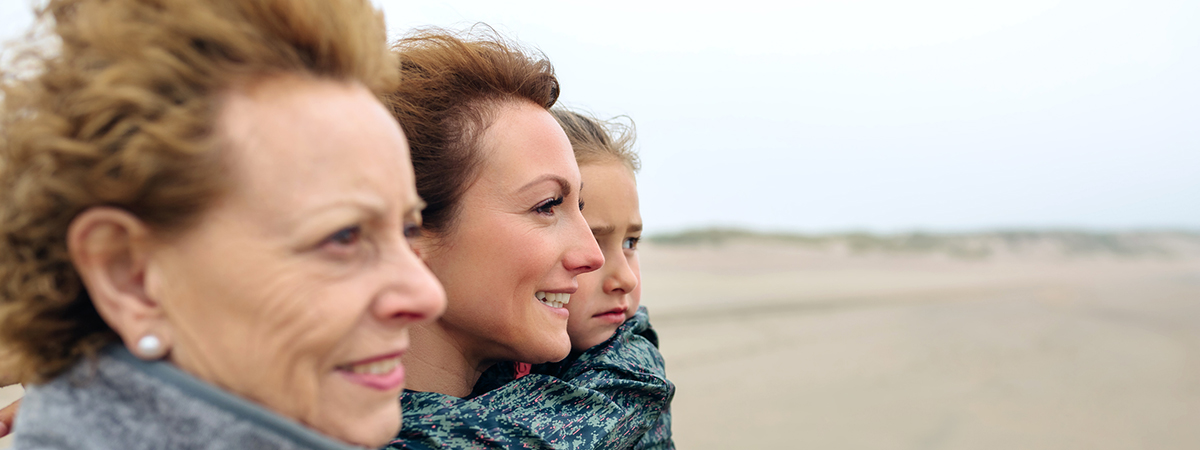 Tres mujeres de diferentes generaciones