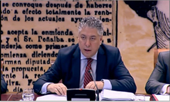 Tomás Burgos, en el Senado.