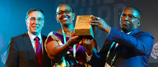 Ruanda se hace con el Premio a Grandes Logros de la AISS por la extensión de su cobertura sanitaria