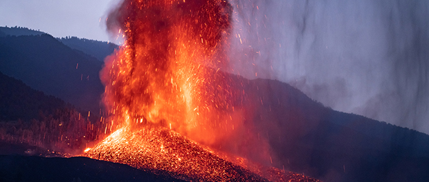 El Gobierno aprueba una mejora de las ayudas para los trabajadores autónomos de La Palma afectados por la erupción volcánica