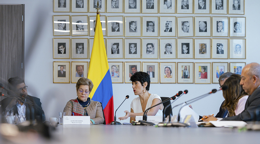 El ministro Escrivá con los trabajadores de la Seguridad Social en Toledo