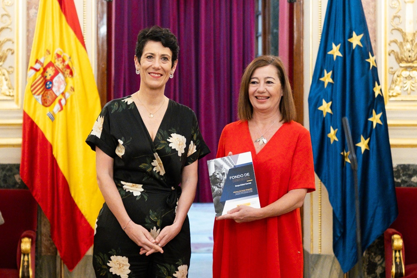 Elma Saiz junto a la presidenta del Congreso de los Diputados, Francina Armengol