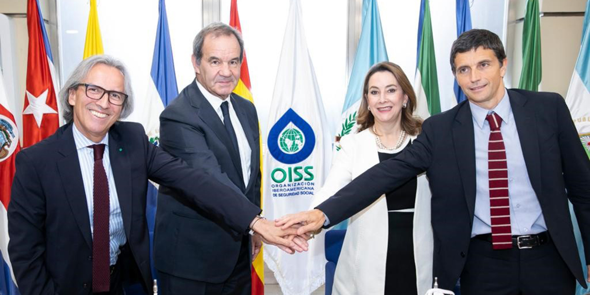 El secretario de Estado junto al embajador de Colombia en España y los responsables de la OISS