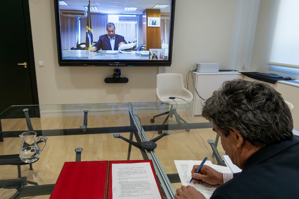 Trabajadores del INSS y del organismo alemán atienden a los asistentes