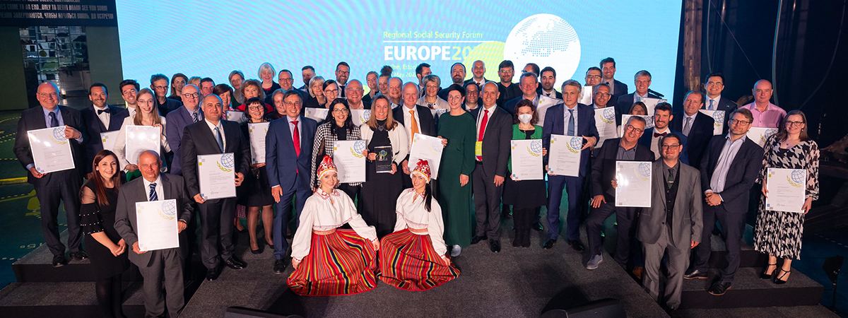 Foto de familia de los premiados