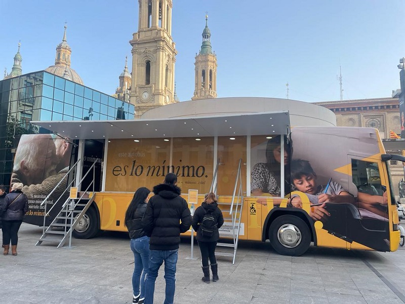 Imagen del autobús en su parada en Zaragoza