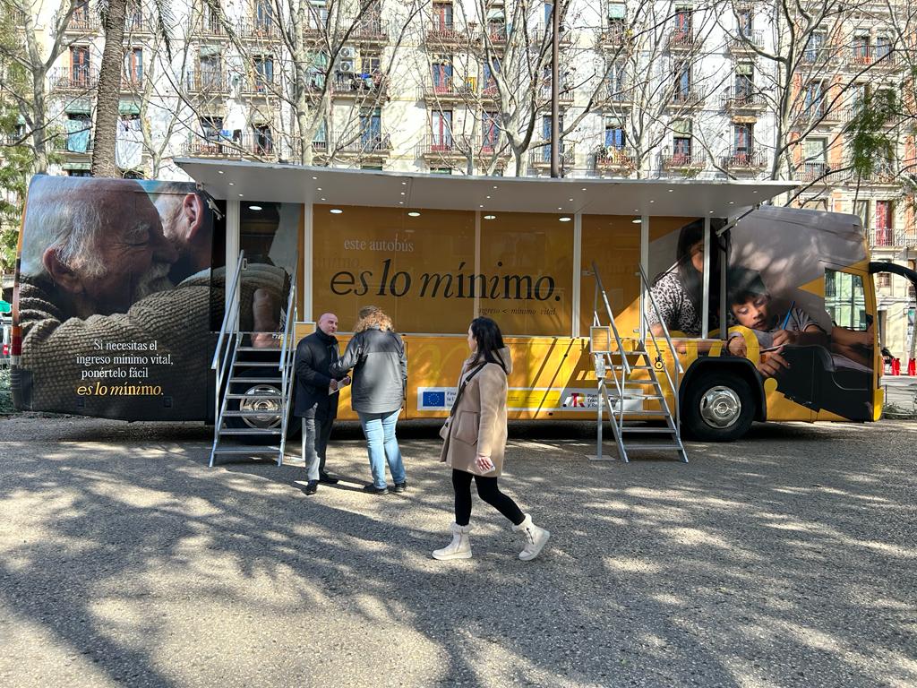 El autobús del IMV durante su parada de esta semana en Barcelona