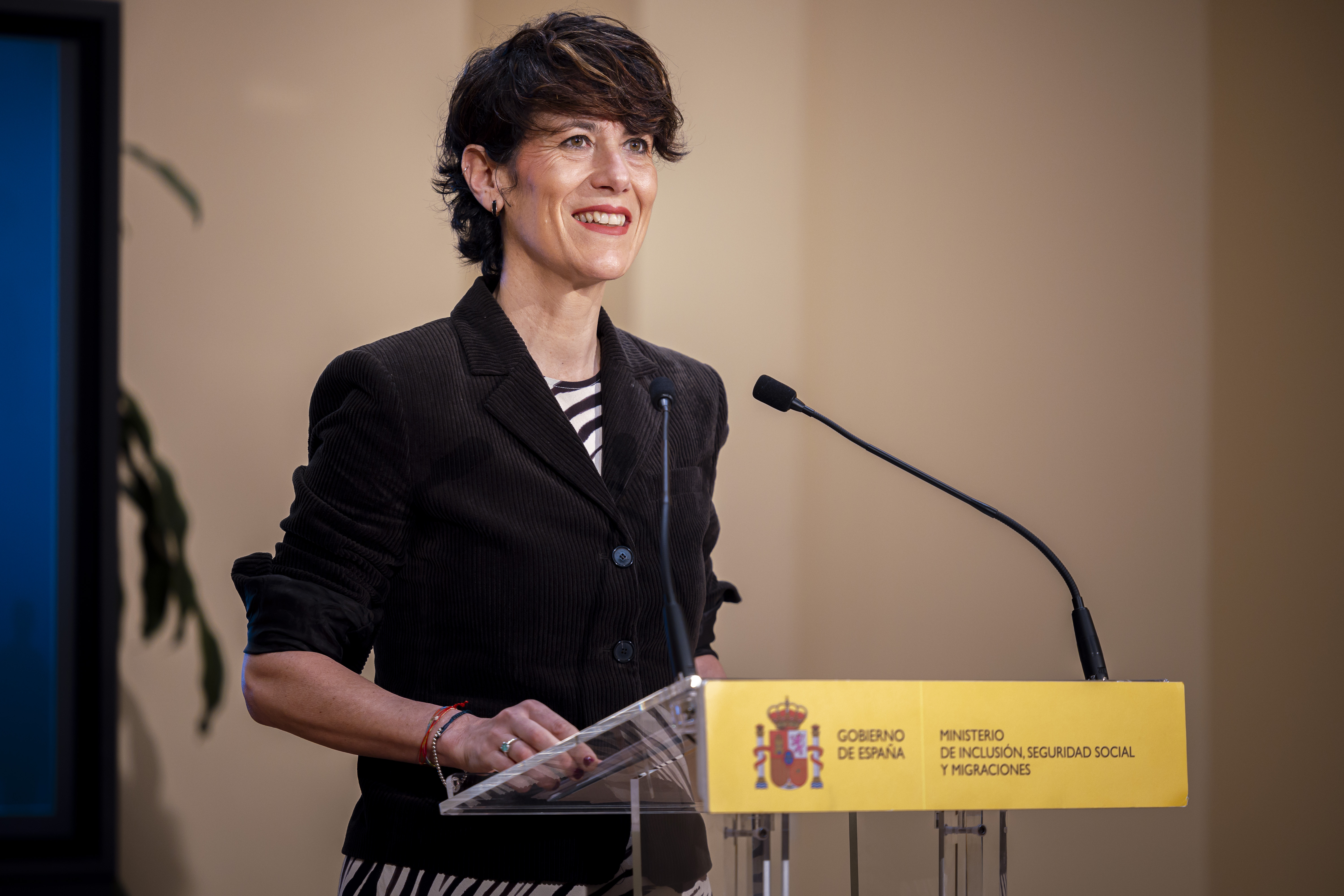 La ministra, Elma Saiz, durante su intervención