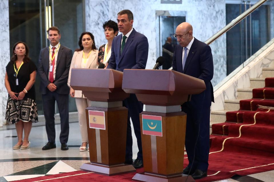 Elma Saiz acompañando al Presidente del Gobierno durante su viaje a Mauritania