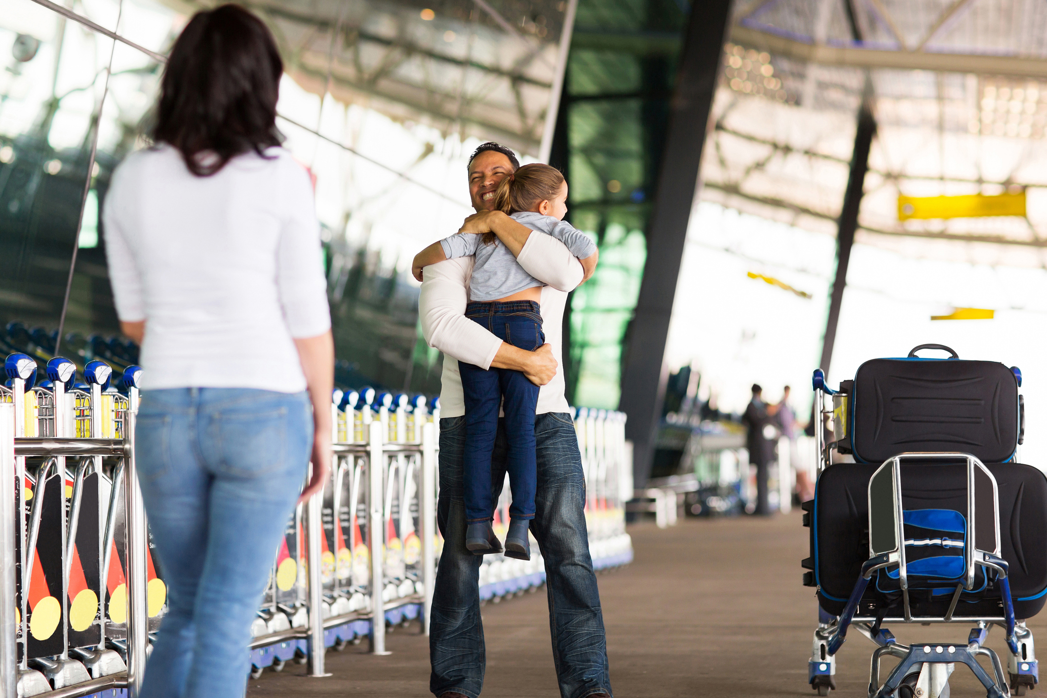 cropped-familia-aeropuerto.jpg